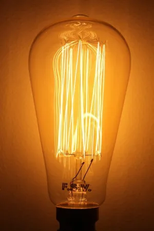 Edison B22 Squirrel Cage Filament ST64 Teardrop 25W 2200K Bulb