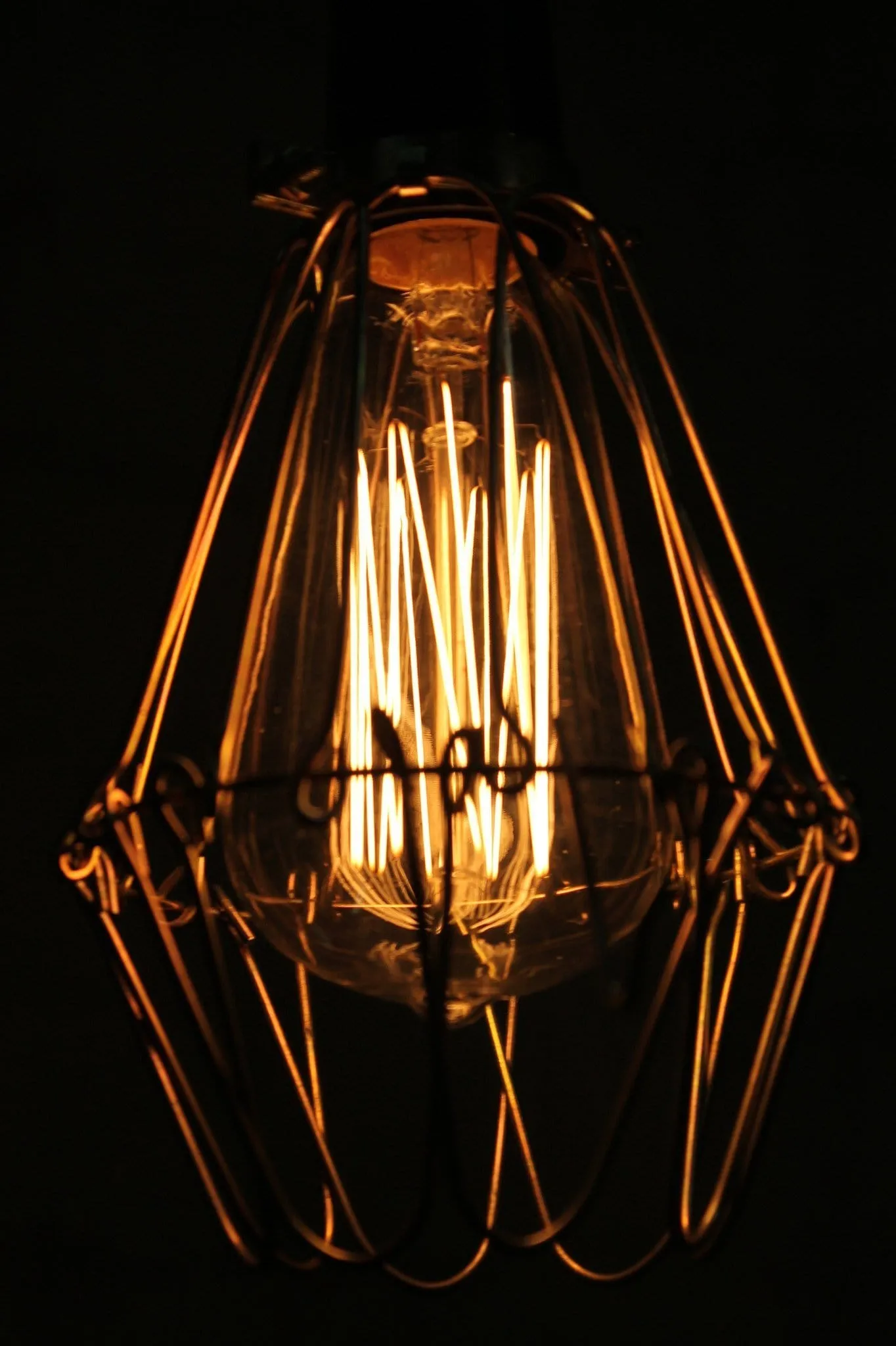 Edison B22 Squirrel Cage Filament ST64 Teardrop 25W 2200K Bulb