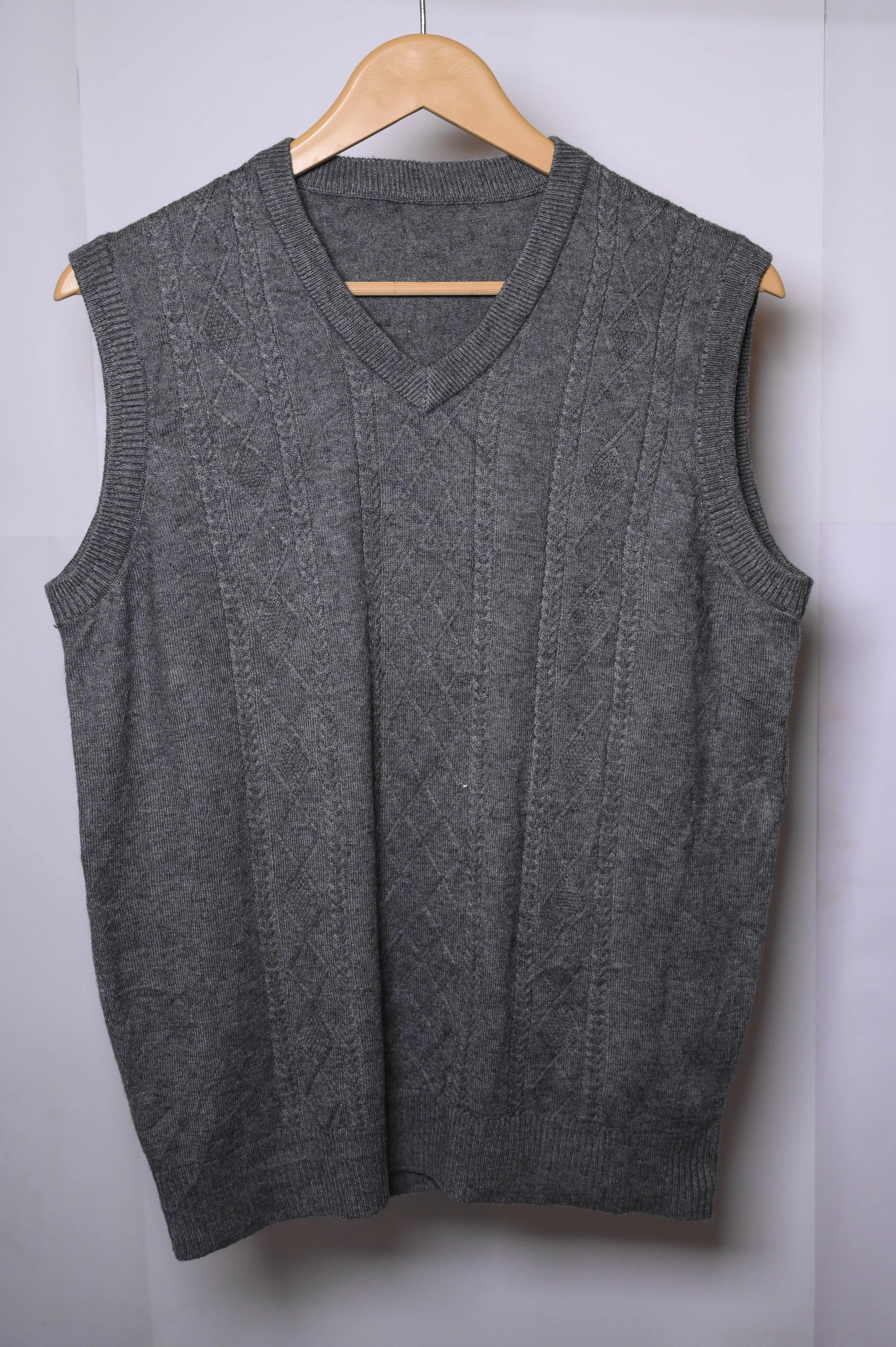 Grey Thriftyfy Small Sweater ( sleeveless )